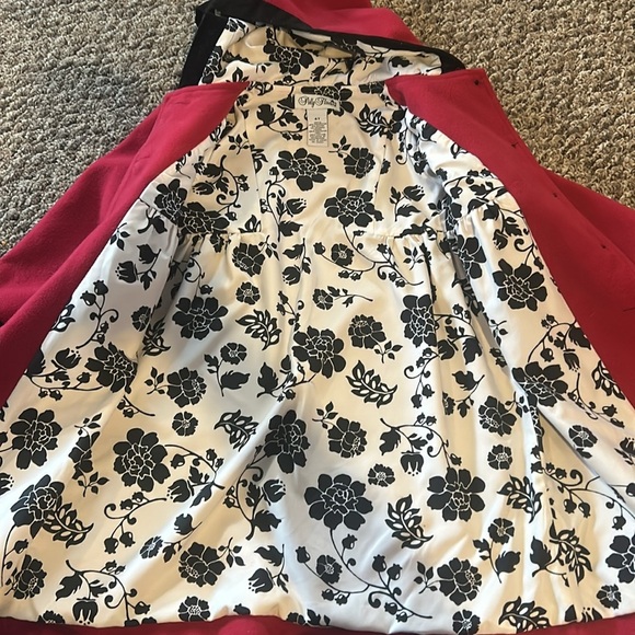 Kids red hooded coat - Picture 3 of 5